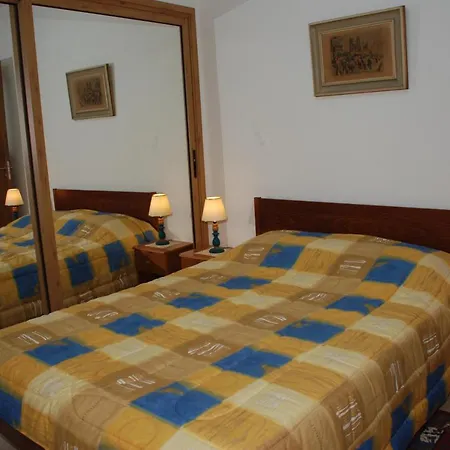 Апартаменты Kanarinis House *