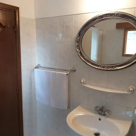 Апартаменты Kanarinis House *