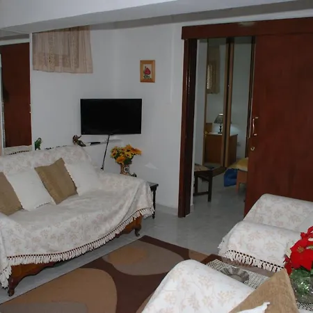 Apartment Kanarinis
