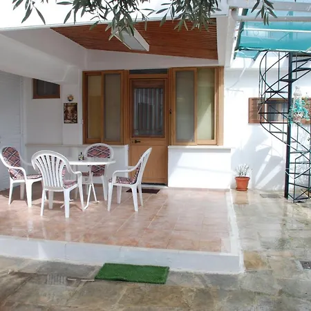 Apartment Kanarinis *