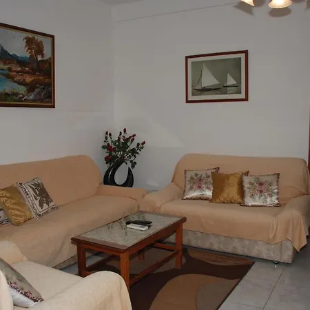 Apartment Kanarinis Omodos